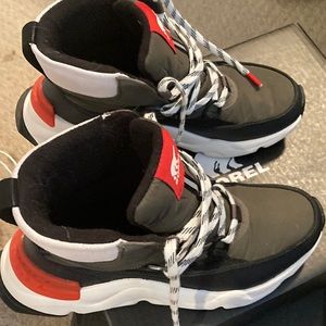 Women’s Sorel kinetic rnegd sport size 7.5